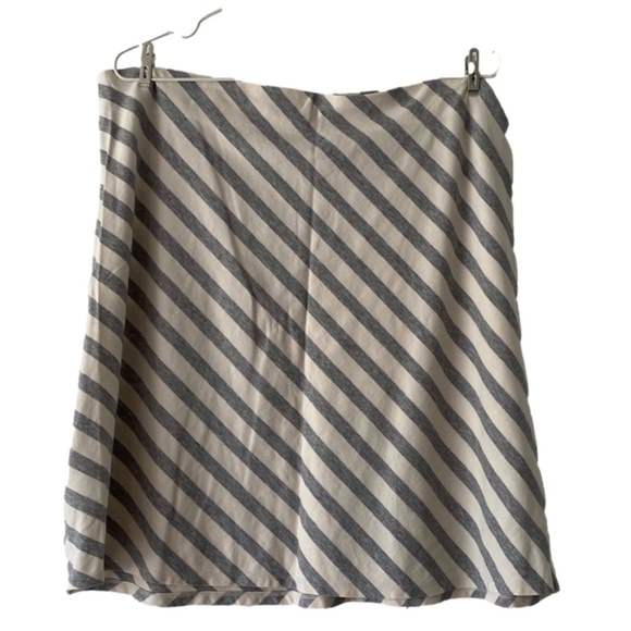 Ladies Grey and white MEC organic cotton and spandex skirt size L/G - Picture 2 of 8